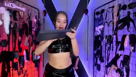 Snapshot of iris_cinthia_bdsm chatting on 07.05.26 iris_cinthia_bdsm online show from 07.05.26