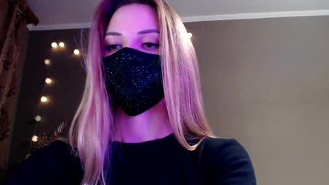 Snapshot of iris_lave chatting on 04.18.26 Lily online show from 04.18.26