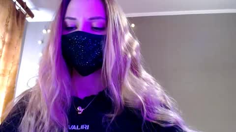 Snapshot of iris_lave chatting on 04.21.26 Lily online show from 04.21.26
