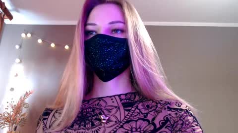 Snapshot of iris_lave chatting on 04.25.26 Lily online show from 04.25.26