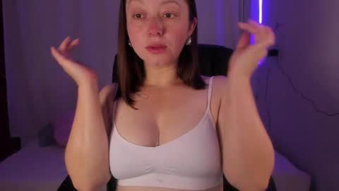 Snapshot of iris_marroquin chatting on 12.22.24 natalia online show from 12.22.24