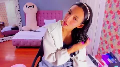 Iris online show from 01.23.25