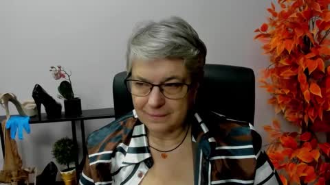 I R I S online show from 12.12.24