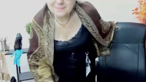 I R I S online show from 02.12.25