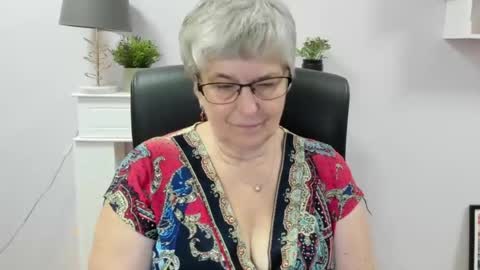 Snapshot of iris_xdesire chatting on 07.07.26 I R I S online show from 07.07.26