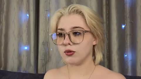 Snapshot of irisbarrington chatting on 12.15.24 Iris Day Maya night online show from 12.15.24