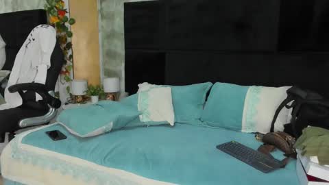 Snapshot of irisfit chatting on 02.09.25 Iris Fit online show from 02.09.25