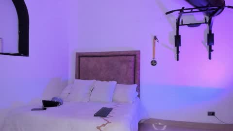 Snapshot of irisfit chatting on 09.25.25 Iris Fit online show from 09.25.25