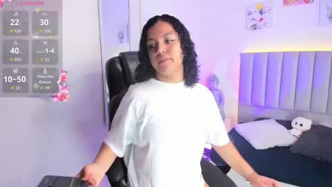 Snapshot of iriss_5 chatting on 10.18.25 Iris online show from 10.18.25