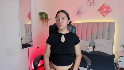 Snapshot of iriss_5 chatting on 11.02.25 Iris online show from 11.02.25