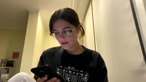 irisss31 online show from 05.26.26