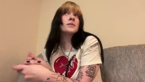 Snapshot of irissweets chatting on 02.15.26 irissweets online show from 02.15.26