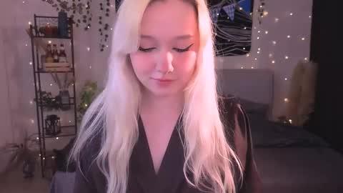 Snapshot of irma_bell chatting on 10.03.25 Irma online show from 10.03.25