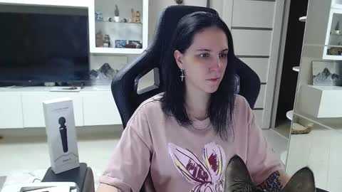 Snapshot of irwi_tomboy chatting on 12.02.24 Irwi Tomboy online show from 12.02.24