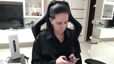 Snapshot of irwi_tomboy chatting on 01.26.25 Irwi Tomboy online show from 01.26.25