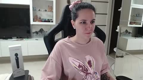 Snapshot of irwi_tomboy chatting on 01.31.25 Irwi Tomboy online show from 01.31.25