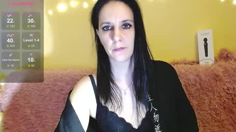 Snapshot of irwi_tomboy chatting on 11.21.25 Irwi Tomboy online show from 11.21.25