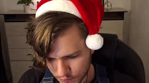 Snapshot of is_jesus chatting on 12.22.24 Jess online show from 12.22.24