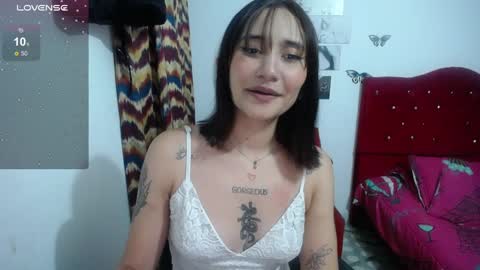 Snapshot of isa_bella___ chatting on 01.10.25 Isa online show from 01.10.25