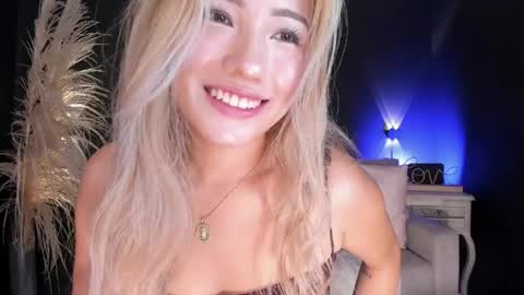 Snapshot of isa_cortes_ chatting on 05.06.26 Isa Cortes online show from 05.06.26