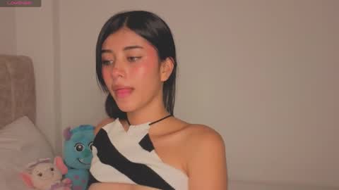 Snapshot of isa_dolly chatting on 03.25.26 Isa Dolly online show from 03.25.26