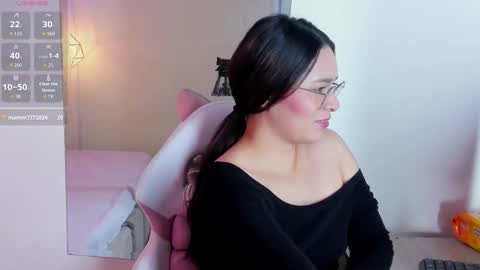 Snapshot of isa_doux chatting on 02.07.26 Isa online show from 02.07.26