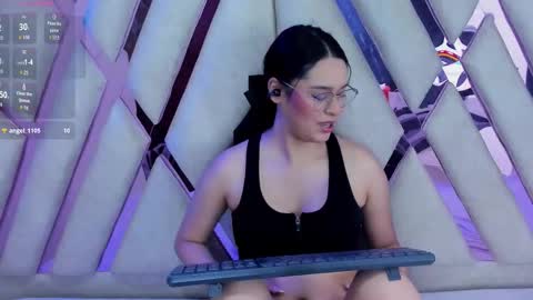 Snapshot of isa_doux chatting on 02.19.26 Isa online show from 02.19.26