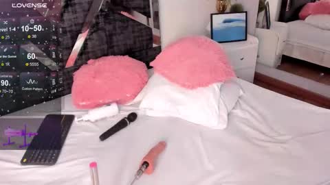 oIssaJonneso online show from 02.24.26