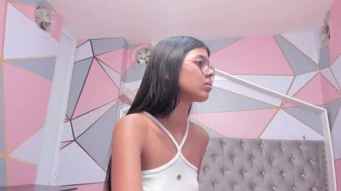 Snapshot of isa_little4u chatting on 02.10.25 online show from 02.10.25