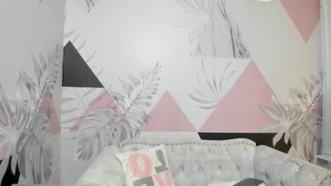 Snapshot of isa_little4u chatting on 03.11.25 online show from 03.11.25