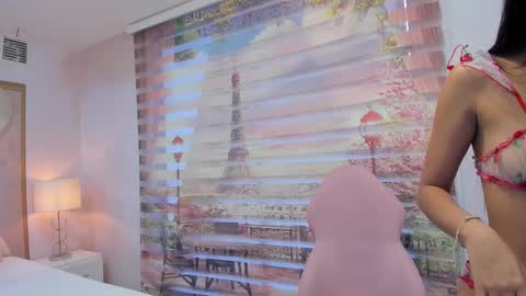 Snapshot of isa_little4u chatting on 09.23.25 online show from 09.23.25