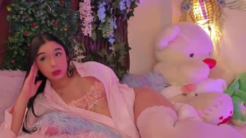 Isabella        online show from 09.26.25