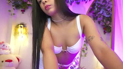 Isabella        online show from 12.22.25