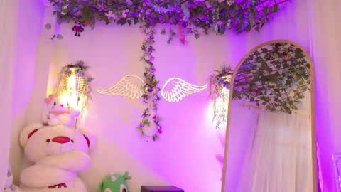 Isabella        online show from 03.21.26