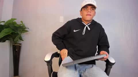 Isaac  online show from 01.10.26