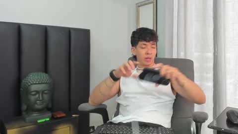 isaac_cryston online show from 02.12.25