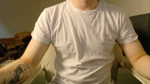 Snapshot of isaac_sheffield chatting on 07.08.26 isaac online show from 07.08.26