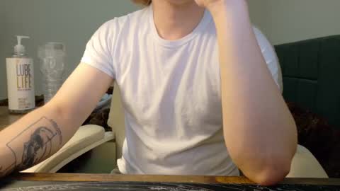 Snapshot of isaac_sheffield chatting on 07.19.26 isaac online show from 07.19.26