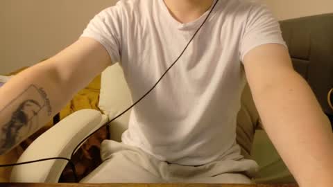 Snapshot of isaac_sheffield chatting on 07.27.26 isaac online show from 07.27.26