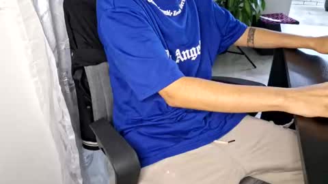 Isaac online show from 10.03.25