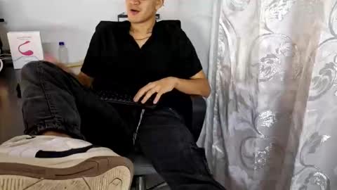 Isaac online show from 10.15.25