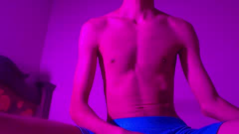 Snapshot of isaaclatino chatting on 02.12.25 isaac online show from 02.12.25