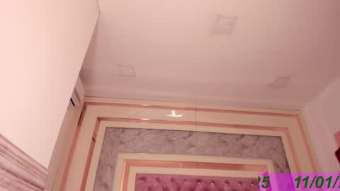 Snapshot of isabel_escorcia chatting on 01.11.25 Isabel online show from 01.11.25