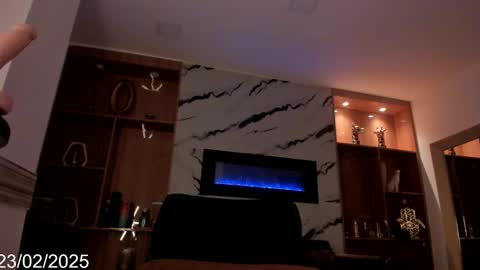 Snapshot of isabel_escorcia chatting on 02.23.25 Isabel online show from 02.23.25