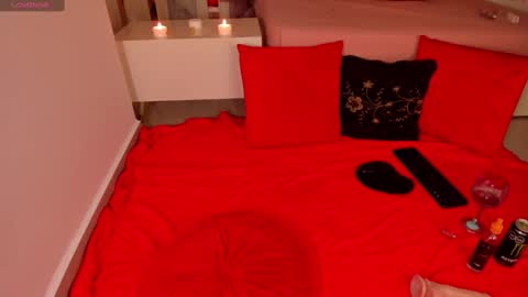 Snapshot of isabel_escorcia chatting on 03.09.25 Isabel online show from 03.09.25