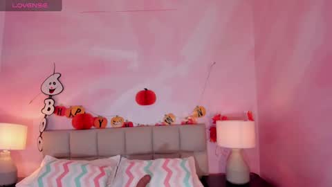 isabelastefano online show from 10.31.25