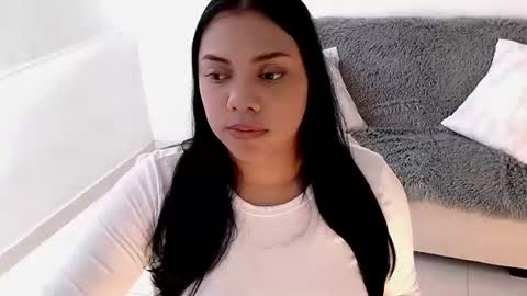 Snapshot of isabelateran chatting on 06.23.26 isabelateran online show from 06.23.26