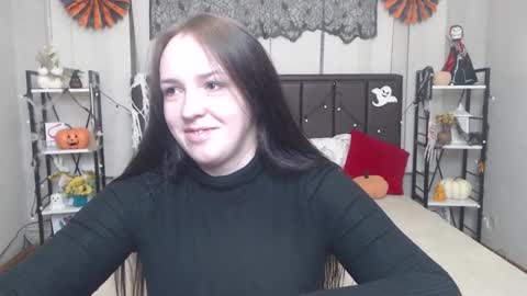 IsabelBlackberry online show from 10.26.25