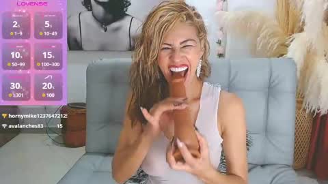 Isabel online show from 02.14.25