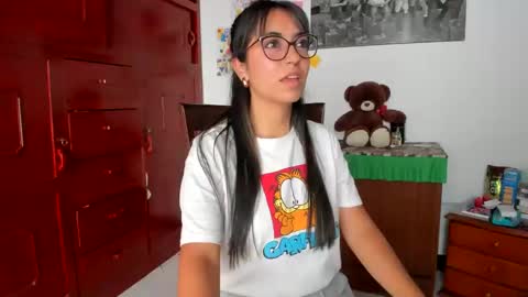 Isabella22 1 online show from 01.17.25